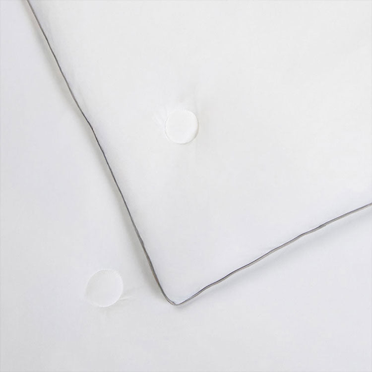 Close-up of a Cool Cloud Cover #choose-your-color_cloud-white