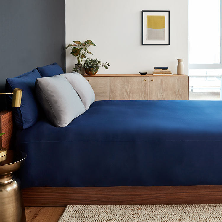 Duvet cover on bed in bedroom environment #choose-your-color_navy-graphite