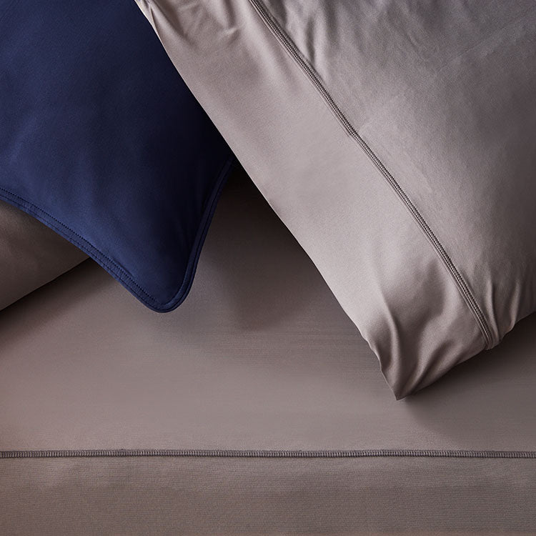 Duvet cover on bed in bedroom environment #choose-your-color_navy-graphite