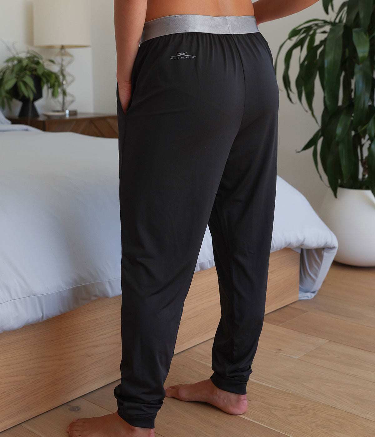 SHEEX Women's Modern Jogger black#choose-your-color_black